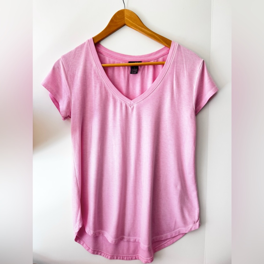 Rue21 Sun Washed Pink V-Neck Short Sleeve Tee, Women’s Size Small